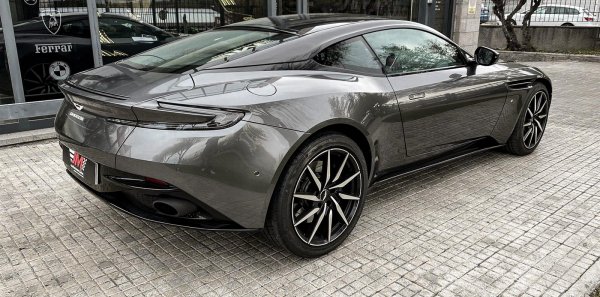 ASTON MARTIN DB11 COUPÉ V12 -IMPECABLE ESTADO-