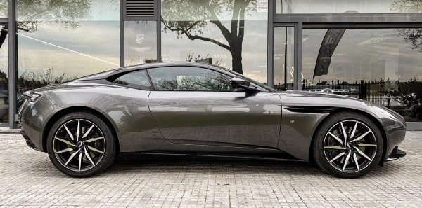 ASTON MARTIN DB11 COUPÉ V12 -IMPECABLE ESTADO-