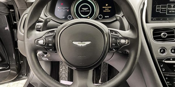 ASTON MARTIN DB11 COUPÉ V12 -IMPECABLE ESTADO-