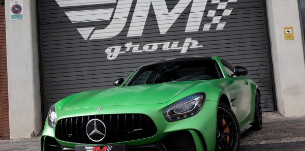 MERCEDES-BENZ AMG GT-R COUPÉ -COLOR GREEN HELL-