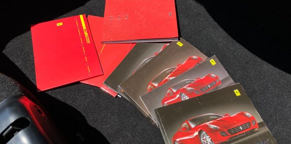FERRARI 599 GTB FIORANO -NACIONAL, LIBRO DE REVISIONES COMPLETO-