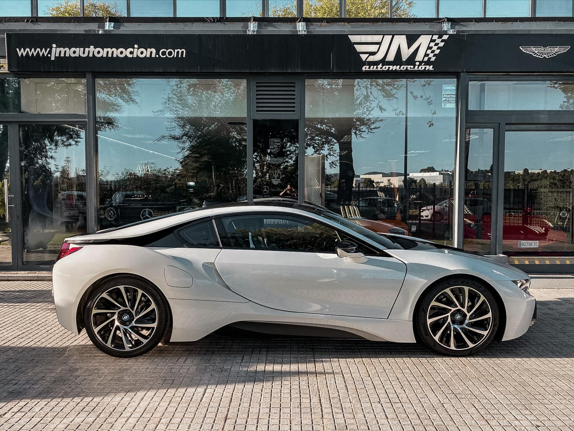 BMW I8 COUPÉ --IMPECABLE ESTADO--