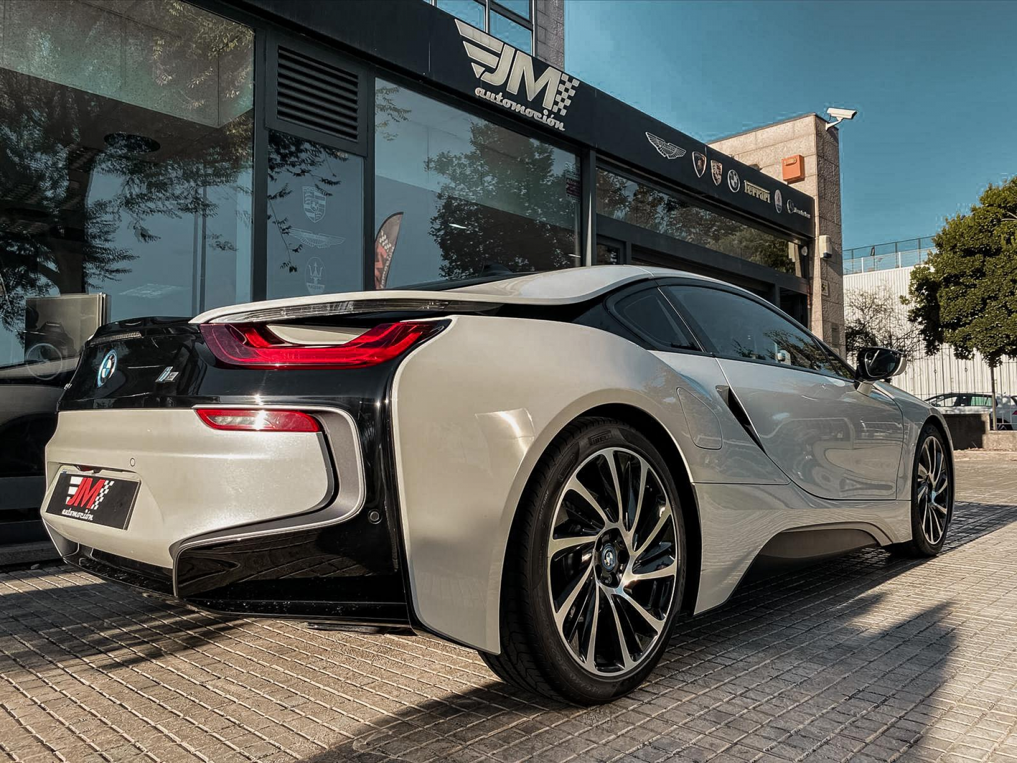 BMW I8 COUPÉ --IMPECABLE ESTADO--