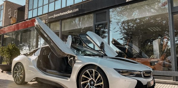 BMW I8 COUPÉ --IMPECABLE ESTADO--