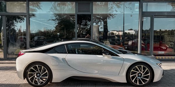 BMW I8 COUPÉ --IMPECABLE ESTADO--