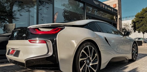 BMW I8 COUPÉ --IMPECABLE ESTADO--